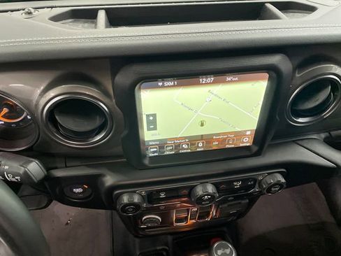 Used 2022 Jeep Wrangler Unlimited Sahara image 13