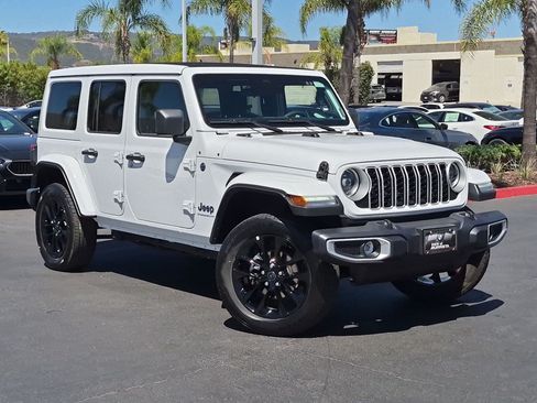 Used 2025 Jeep Wrangler Unlimited Sahara w/ Safety Group AWD/4WD image 2