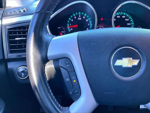 Used 2012 Chevrolet Traverse LT FWD image 22