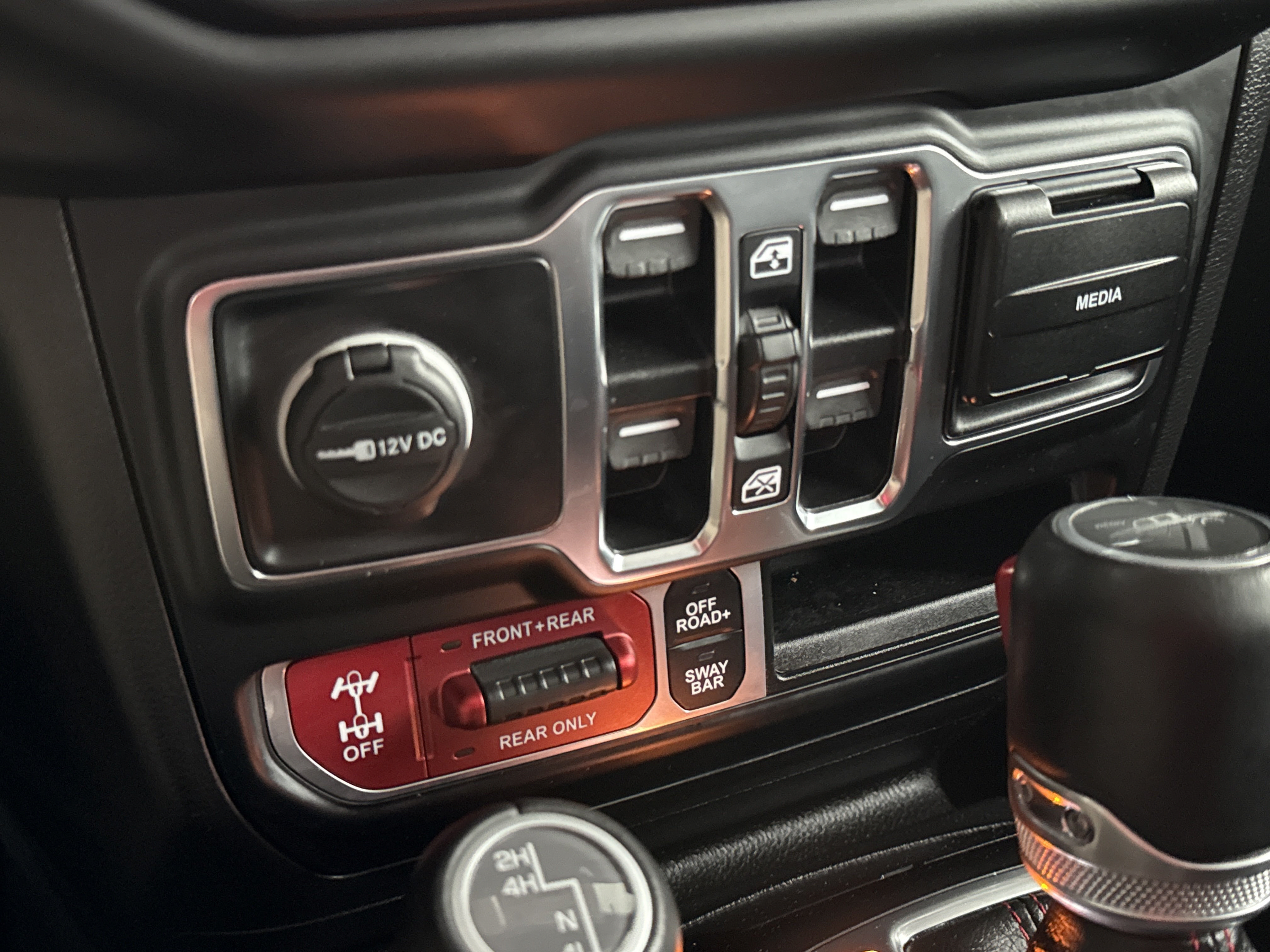Used 2022 Jeep Gladiator Rubicon w/ LED Lighting Group AWD/4WD image 41