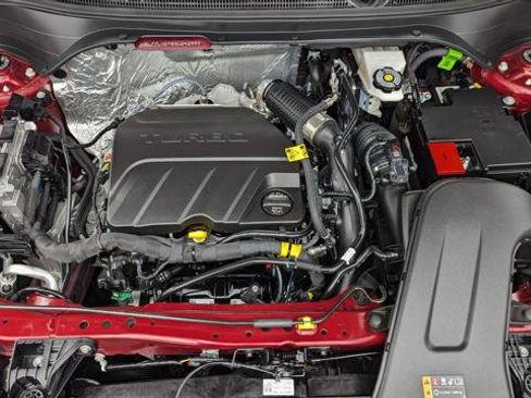 Used 2025 Chevrolet Trax LT w/ LT Convenience Package image 30