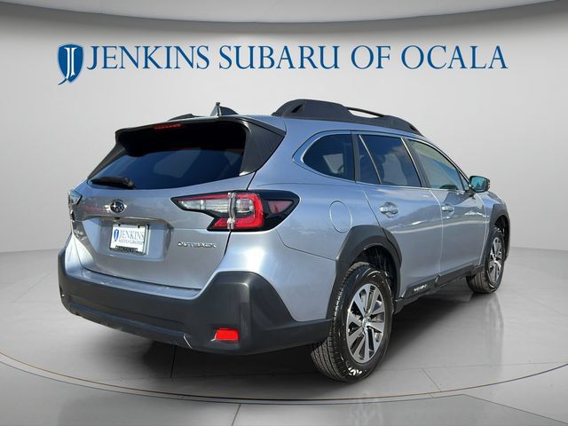 Used 2025 Subaru Outback Premium AWD/4WD image 3