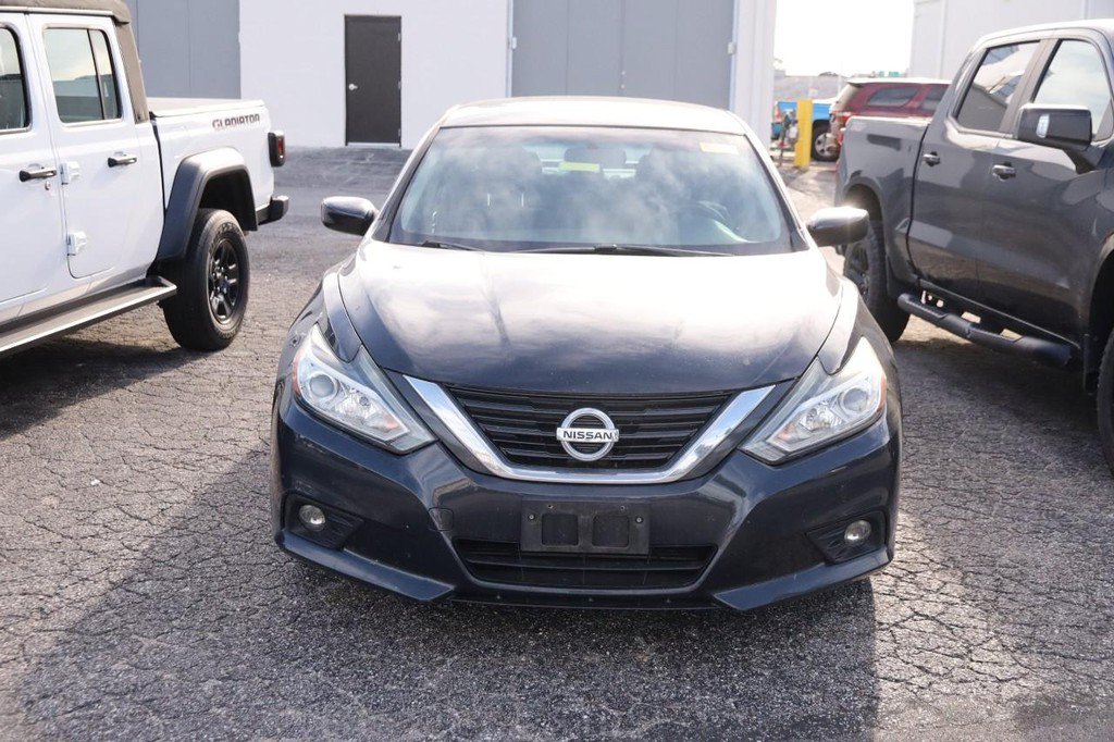 Used 2017 Nissan Altima 2.5 SV FWD image 3