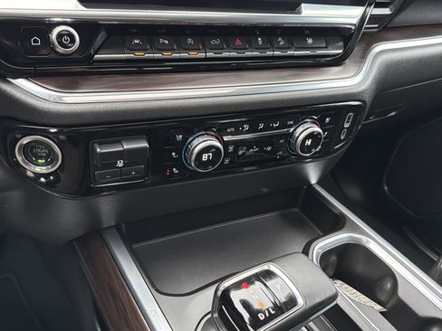 Used 2023 GMC Sierra 1500 SLT w/ SLT Premium Plus Package image 23