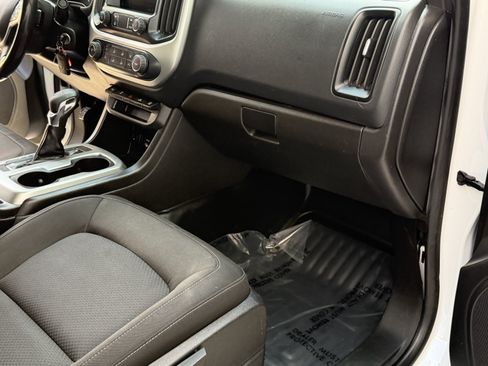 Used 2022 Chevrolet Colorado LT w/ Fleet Safety Package RWD image 33