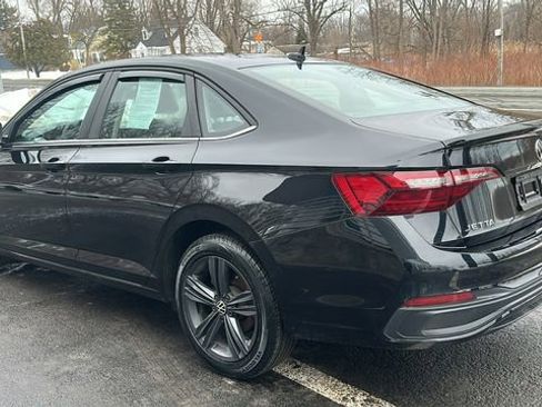 Used 2022 Volkswagen Jetta SE image 8