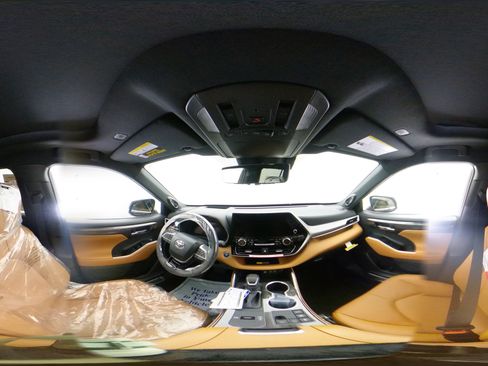 New 2026 Toyota Highlander Platinum image 33