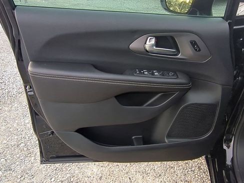 New 2026 Chrysler Pacifica Select image 23