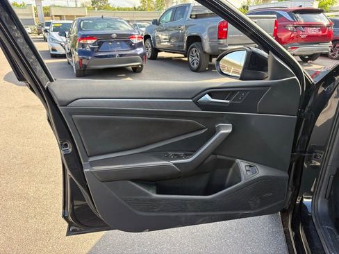 Used 2024 Volkswagen Jetta SE FWD image 10