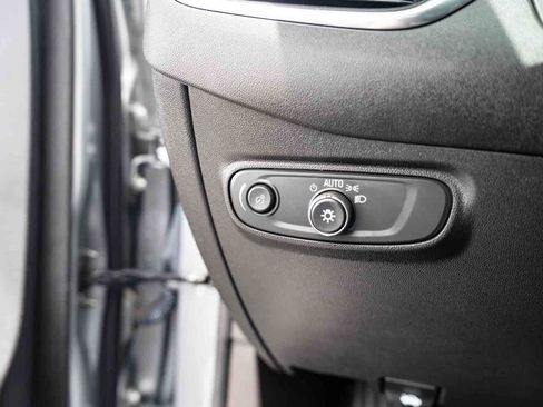 Used 2024 Chevrolet Equinox LS w/ Driver Confidence II Package FWD image 13