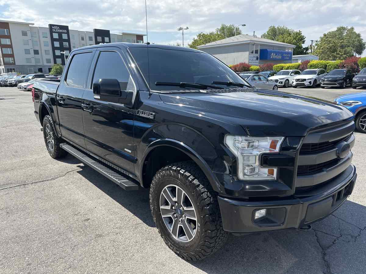 Used 2017 Ford F150 Lariat w/ Equipment Group 502A Luxury AWD/4WD image 4