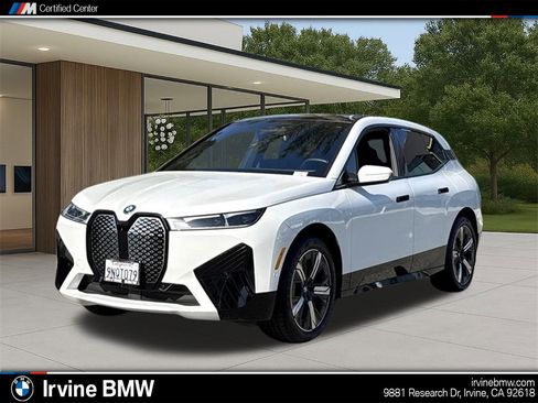 Used 2025 BMW iX xDrive50 image 1