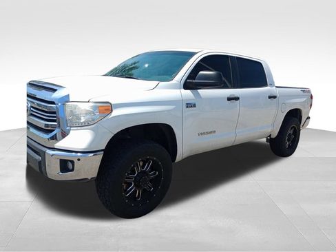 Used 2016 Toyota Tundra SR5 w/ TRD Off Road Package AWD/4WD image 11
