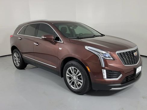 Used 2023 Cadillac XT5 Premium Luxury w/ Technology Package FWD image 2