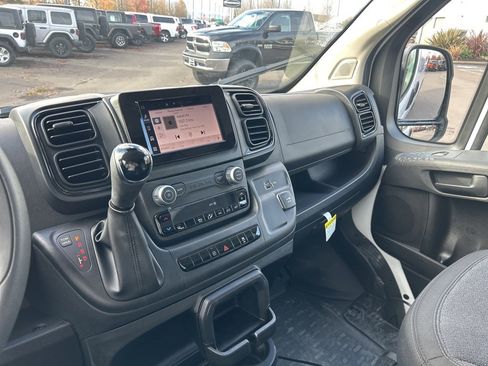 Used 2025 RAM ProMaster 2500 w/ Storage Group image 11