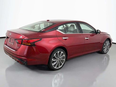 Used 2023 Nissan Altima 2.5 SL AWD/4WD image 13