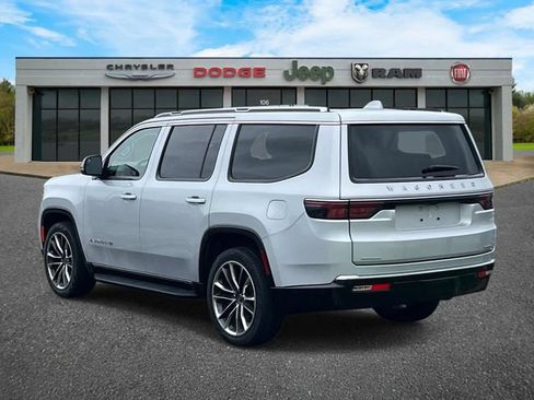 Used 2023 Jeep Wagoneer Series II w/ Premium Group I AWD/4WD image 5