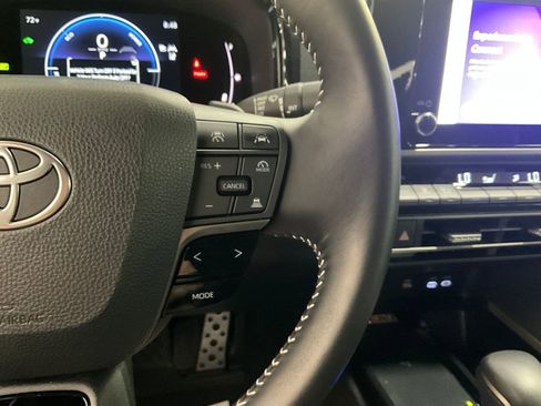 Used 2026 Toyota Camry SE FWD image 19