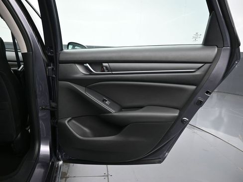Used 2020 Honda Accord EX image 37
