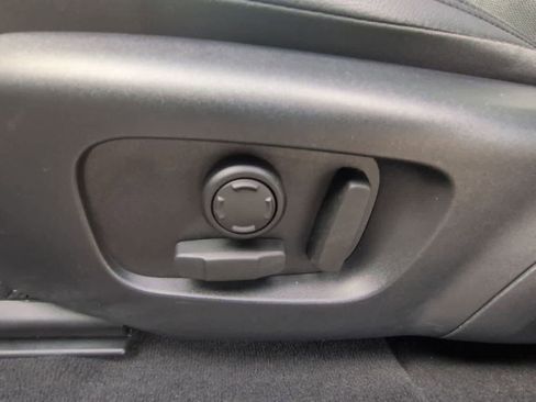 Used 2025 Land Rover Range Rover Evoque S image 17