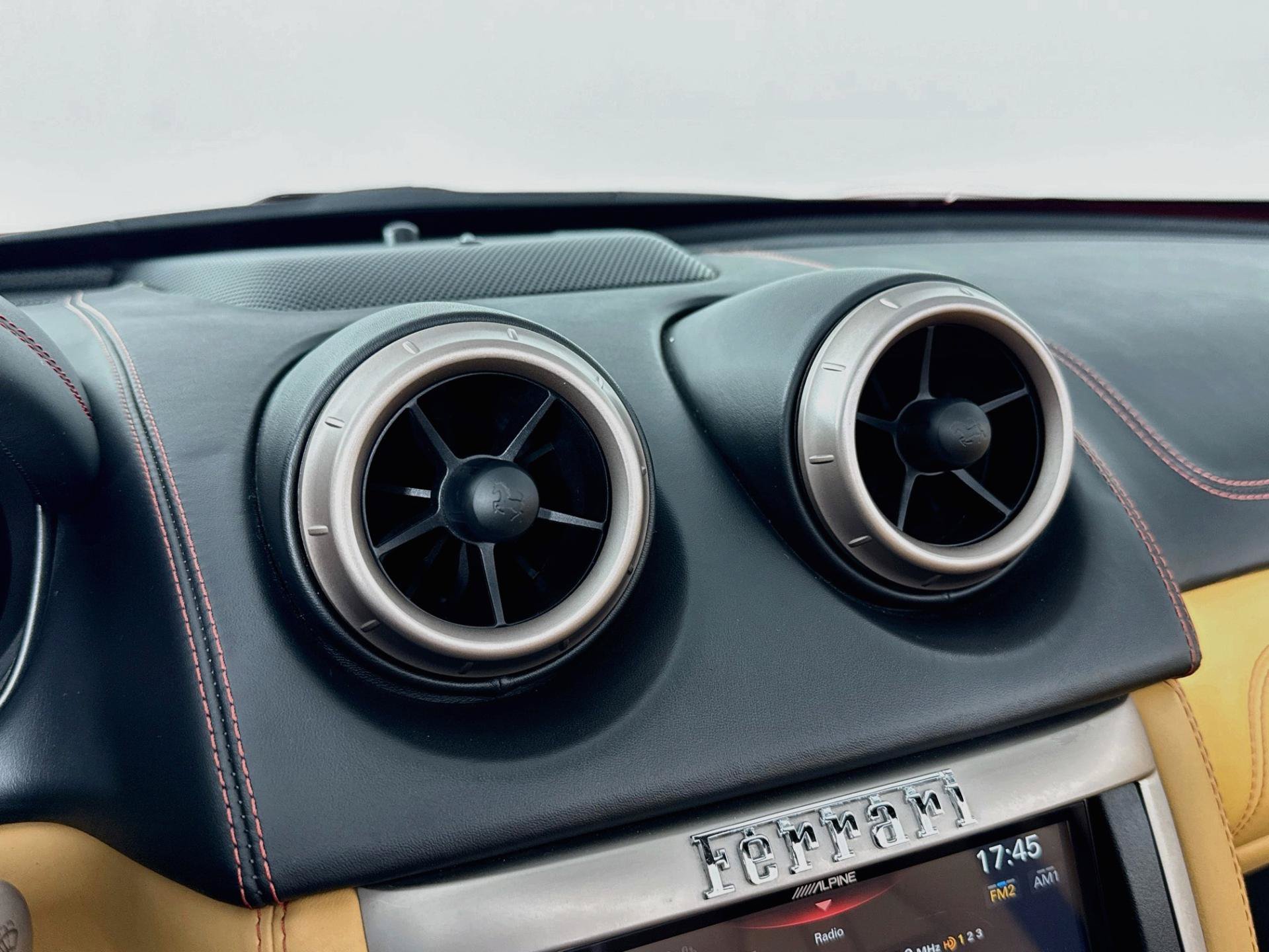 Used 2010 Ferrari California RWD image 38