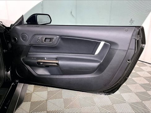 Used 2021 Ford Mustang Shelby GT500 w/ Technology Package image 24