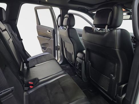 Used 2019 Jeep Grand Cherokee Altitude AWD/4WD image 13