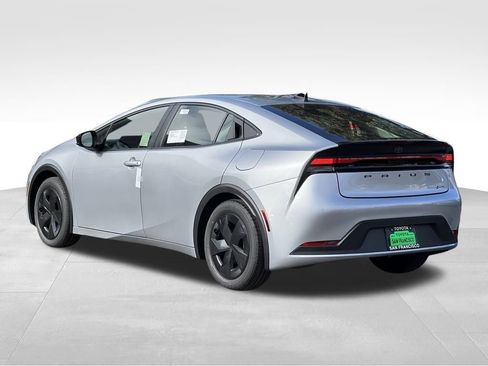 New 2026 Toyota Prius LE image 3