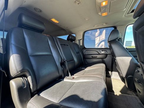 Used 2009 Chevrolet Suburban LTZ image 35