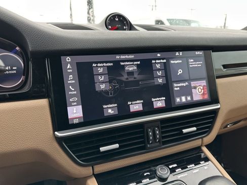 Used 2020 Porsche Cayenne AWD/4WD image 59