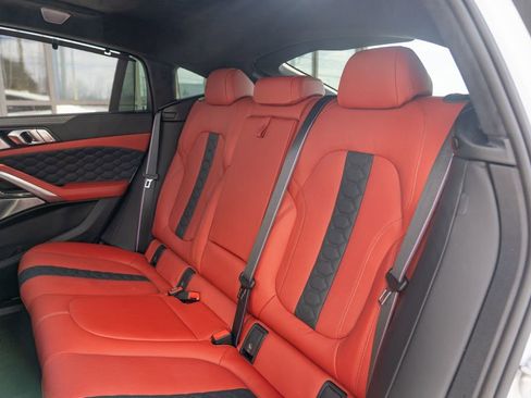 Used 2024 BMW X6 M Competition w/ Executive Package image 18