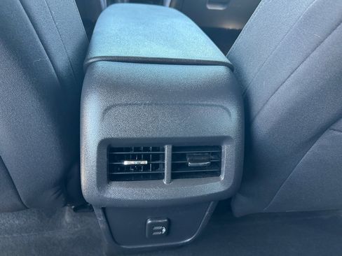 Used 2019 Chevrolet Equinox LT image 30