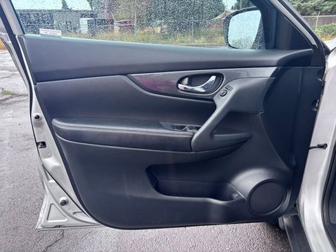 Used 2016 Nissan Rogue SL image 30