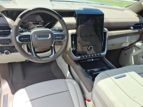 New 2026 GMC Yukon Denali w/ Denali Reserve Package AWD/4WD image 17