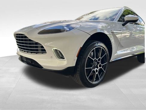 Used 2021 Aston Martin DBX AWD/4WD image 16