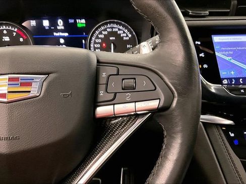 Used 2024 Cadillac XT6 Sport w/ Technology Package image 25