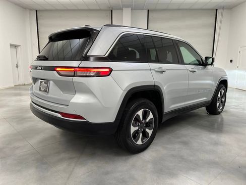 Used 2023 Jeep Grand Cherokee 4WD 4xe image 7