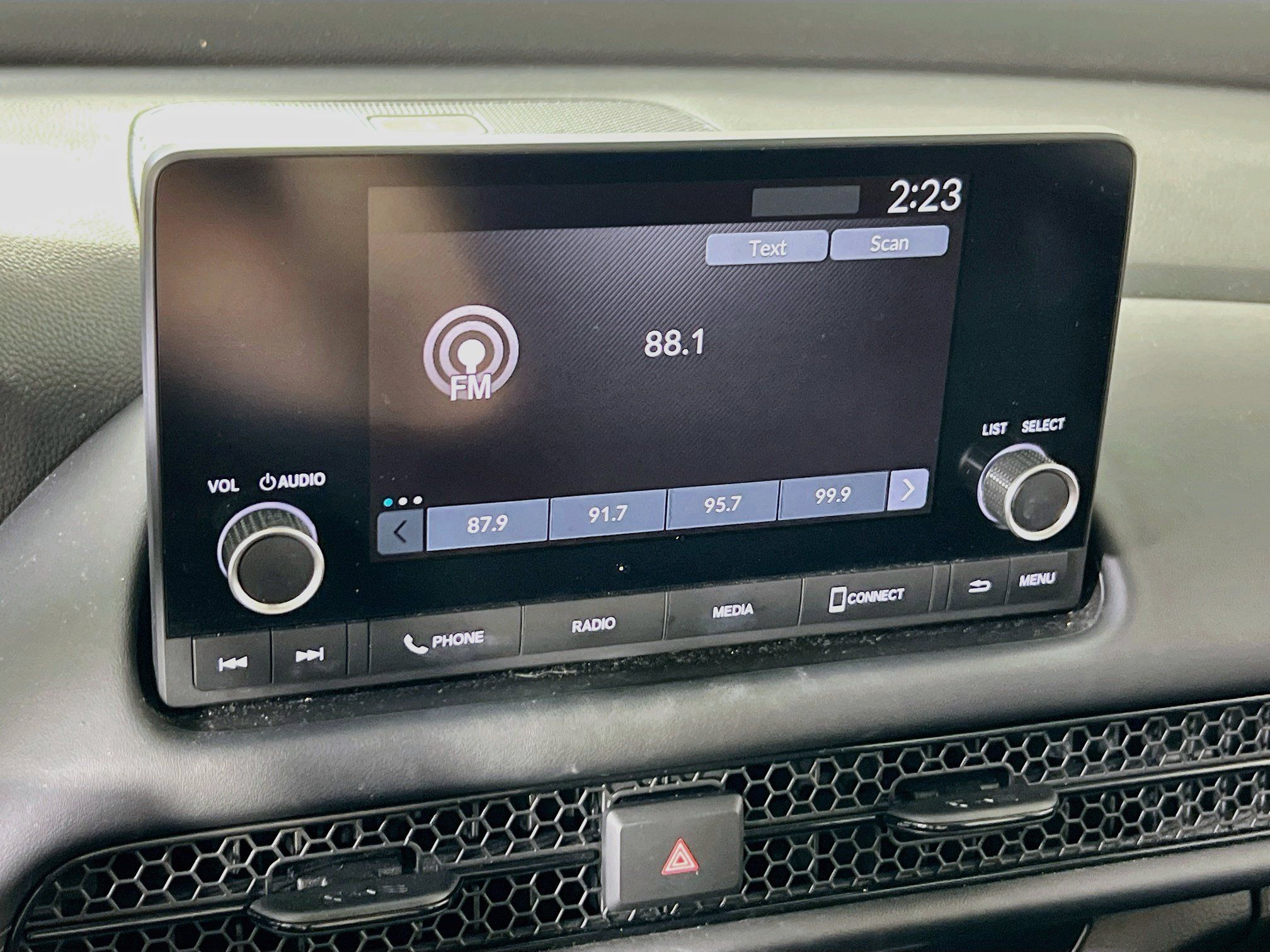 Used 2023 Honda HR-V LX image 14