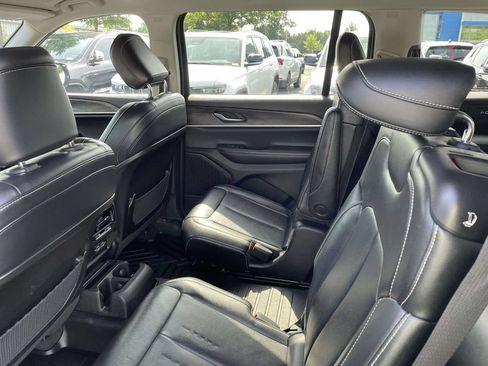 Used 2023 Jeep Grand Cherokee L Limited w/ Black Appearance Package RWD image 16