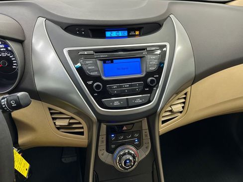 Used 2013 Hyundai Elantra GLS w/ Preferred Pkg image 26