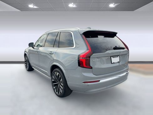 Certified 2025 Volvo XC90 B5 Plus image 3