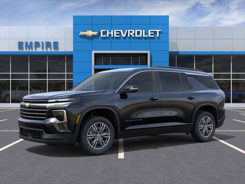 New 2026 Chevrolet Traverse LT w/ Driver Confidence Package image 2