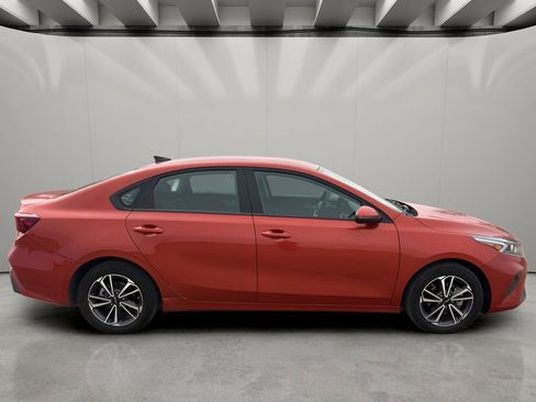 Used 2023 Kia Forte LXS w/ LXS Technology Package image 6