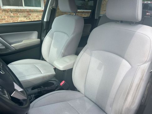 Used 2017 Subaru Forester 2.5i Premium AWD/4WD image 19
