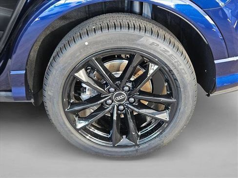 Certified 2025 Audi Q3 2.0T Premium w/ Convenience Package image 10