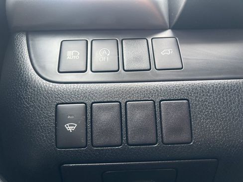 Used 2018 Toyota Highlander XLE image 16