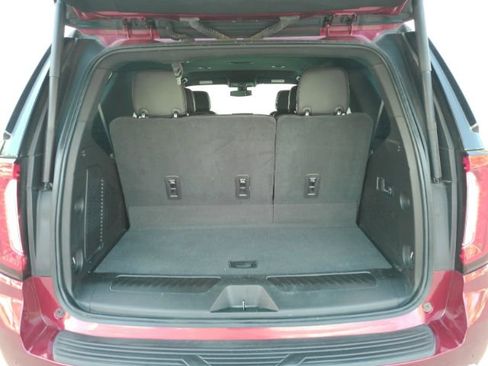 Used 2021 GMC Yukon SLT w/ SLT Luxury Package RWD image 28