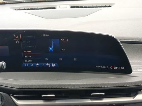 Used 2024 Cadillac XT4 Premium Luxury FWD image 21
