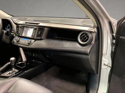 Used 2018 Toyota RAV4 Limited AWD/4WD image 25
