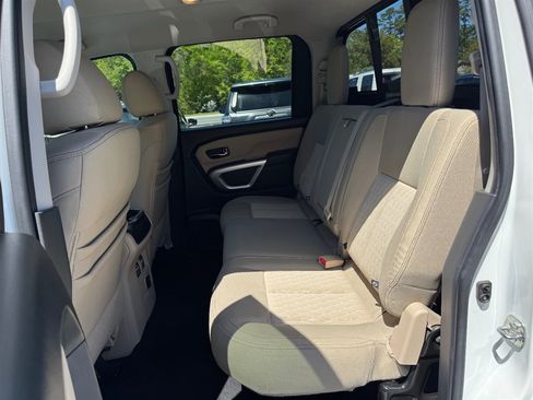 Used 2018 Nissan Titan SV w/ SV Convenience Package image 22